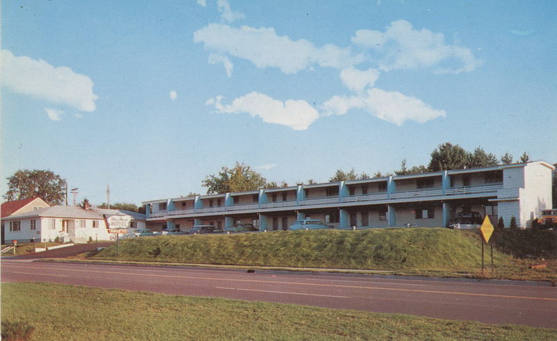 Love Hotels Timberline By OYO Lake Superior (Blue Cloud Motel) - Vintage Postcard